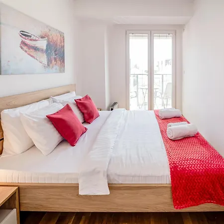 Luxury Flat In Center Near & Old Town Apartment